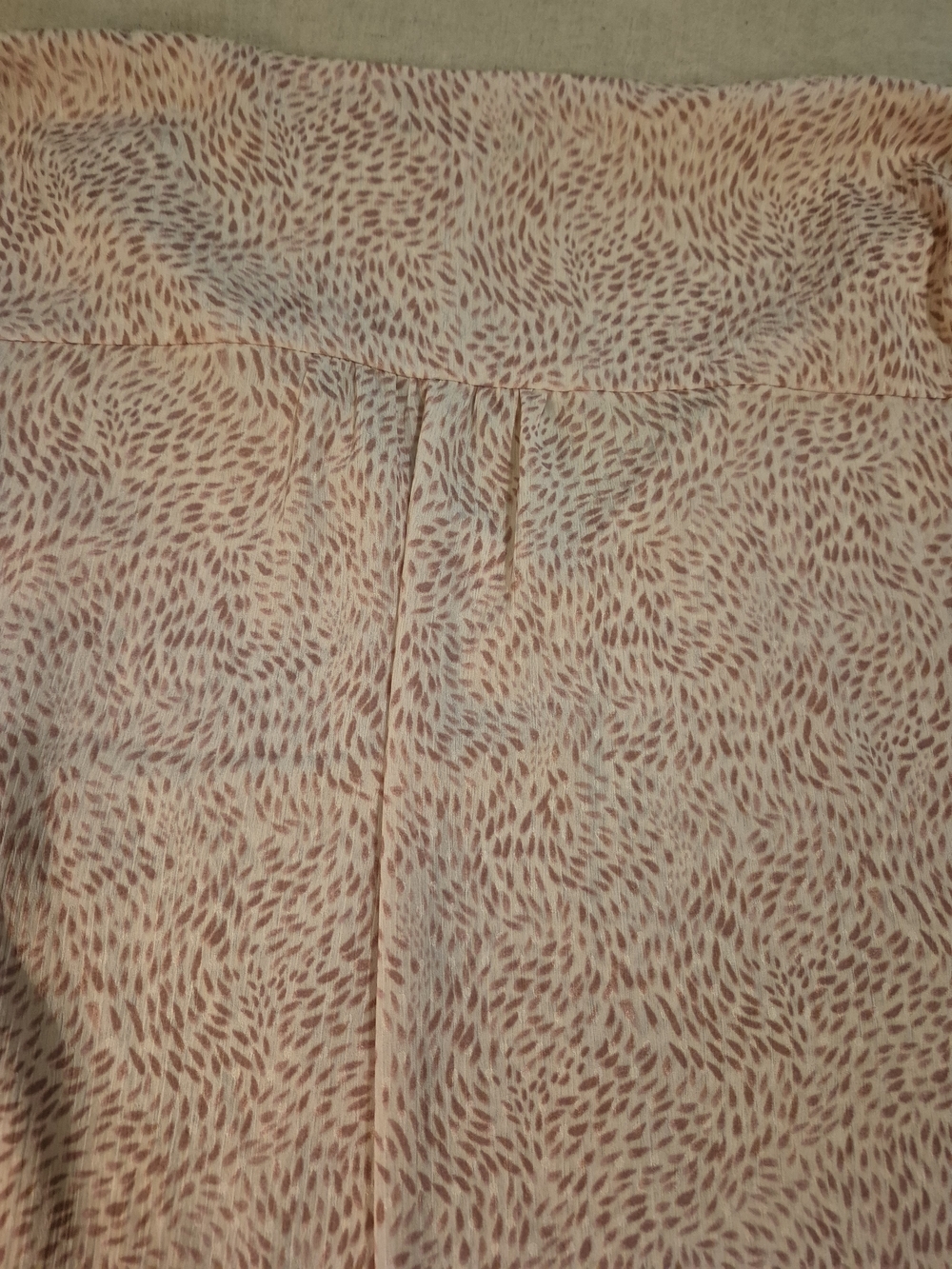 Vince Camuto Pink Printed V-Neck Ruffle Sleeve Blouse - Picture 5 of 7